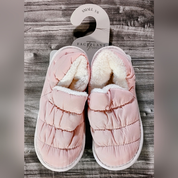 Faceplant Dreams Pink Quilted Faux Fur Slip On Slippers Size Small 5/6 - Picture 1 of 4